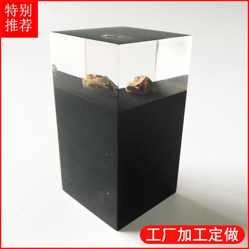 透明内埋琥珀工艺品定制指南 水晶胶与亚克力封装工厂全解析